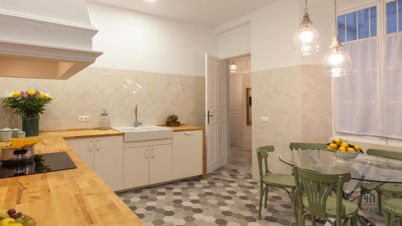 Appartamento Living4Malaga Aduana Presidential Esterno foto